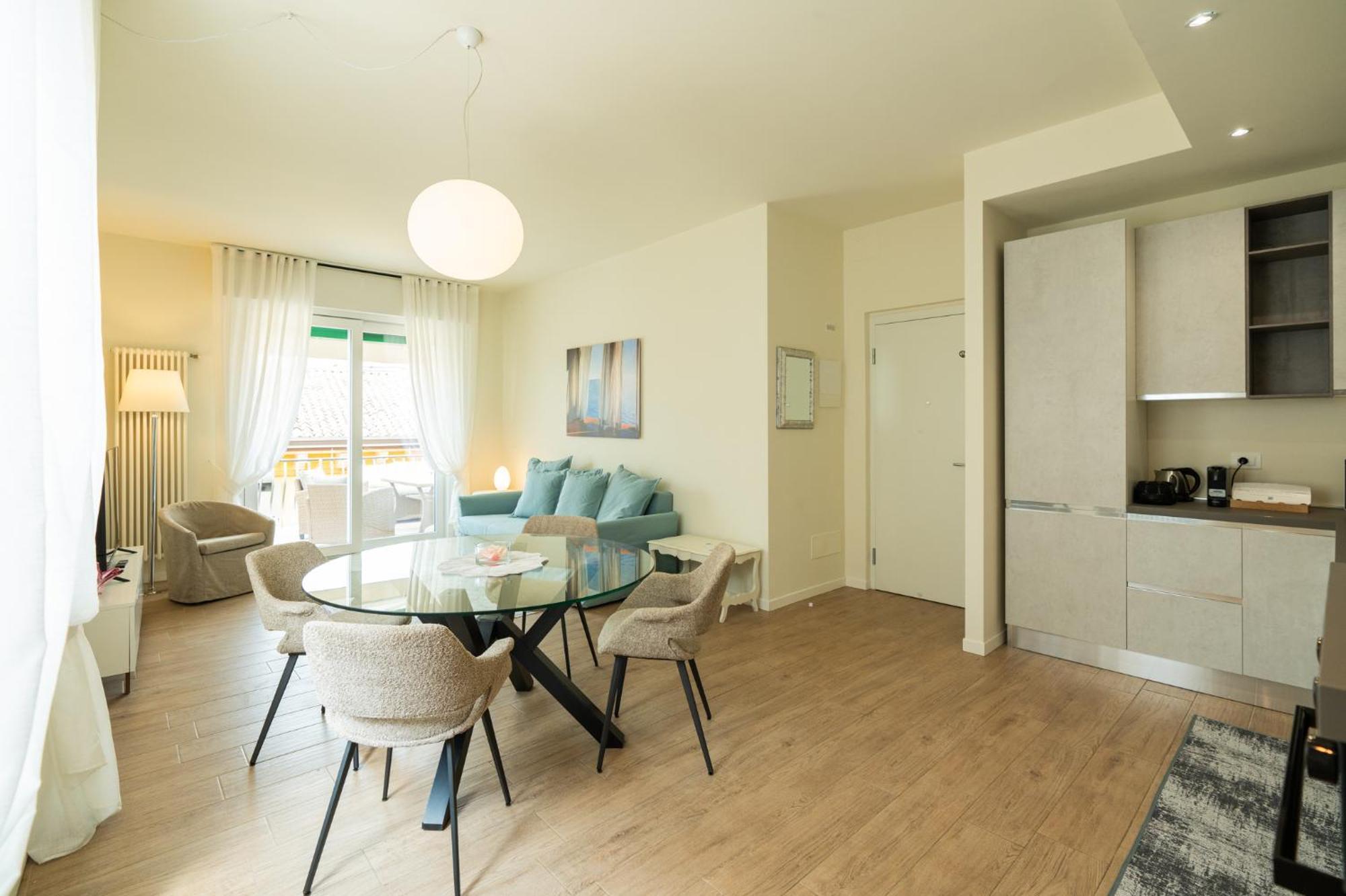 Domus Verona - Ampia Residenza Filippini A Pochi Passi Dall'Arena Ngoại thất bức ảnh