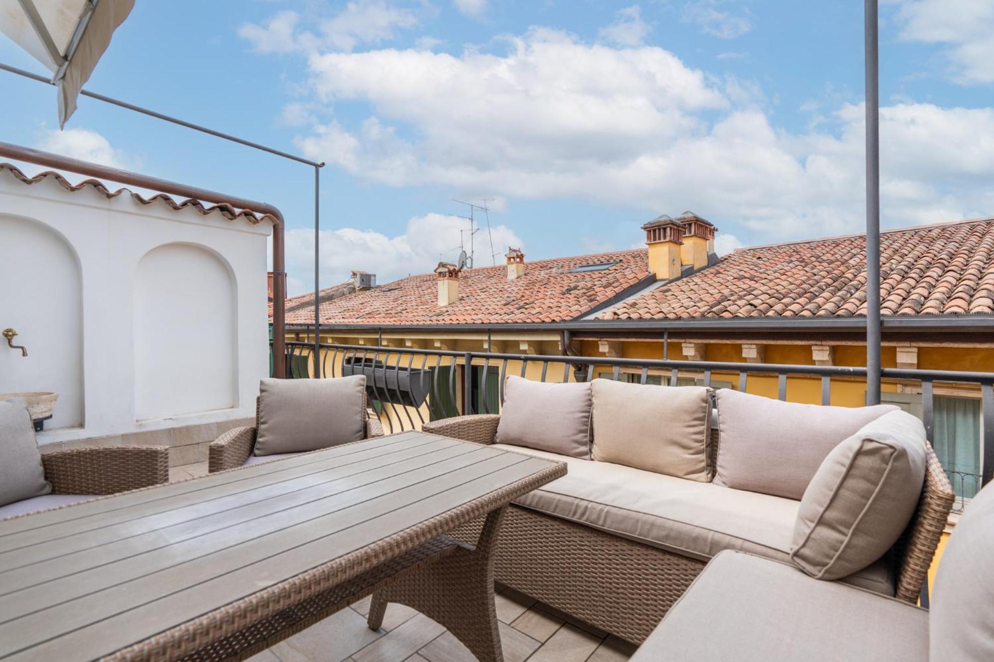 Domus Verona - Ampia Residenza Filippini A Pochi Passi Dall'Arena Ngoại thất bức ảnh